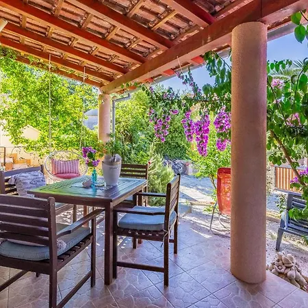 2 Bedroom Awesome In *