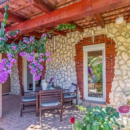 2 Bedroom Awesome In Апартаменты Медулин