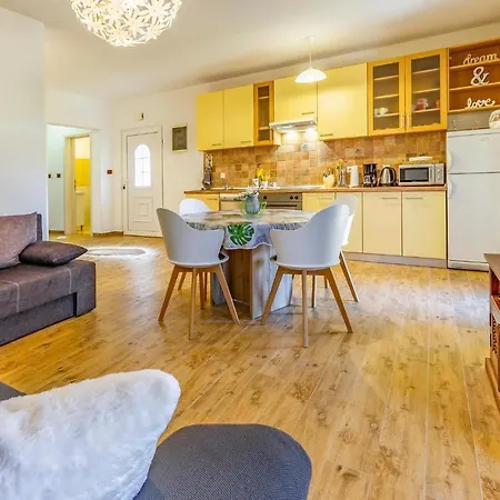 2 Bedroom Awesome In Апартаменты