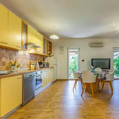 2 Bedroom Awesome In Апартаменты *