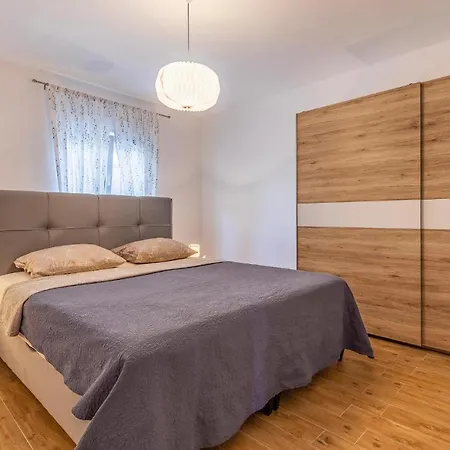 2 Bedroom Awesome In * Медулин