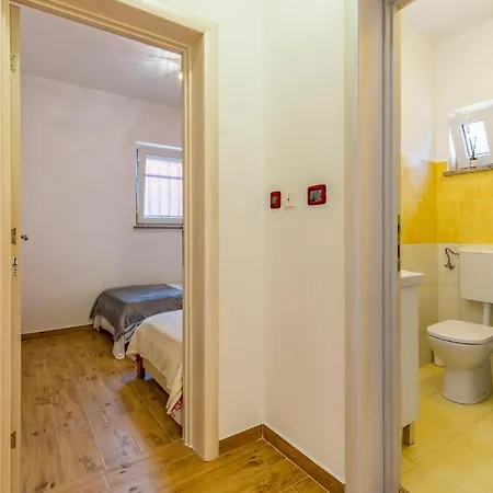 Апартаменты 2 Bedroom Awesome In Медулин