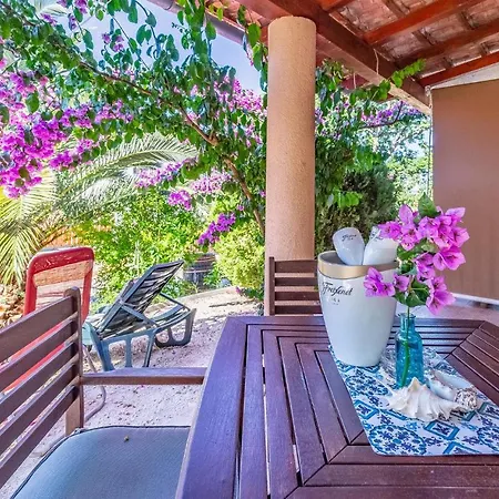 2 Bedroom Awesome In * Medulin